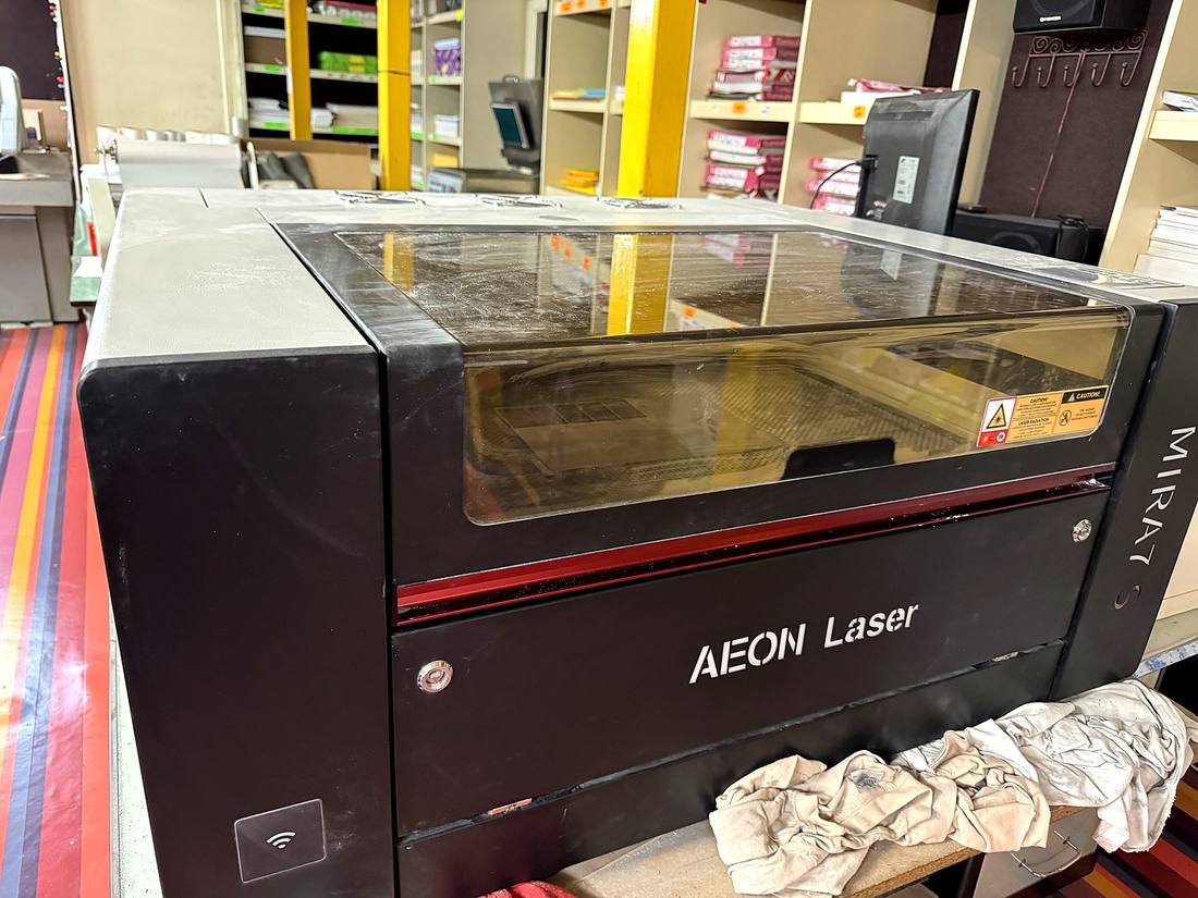 Máquina láser para grabar sellos de caucho